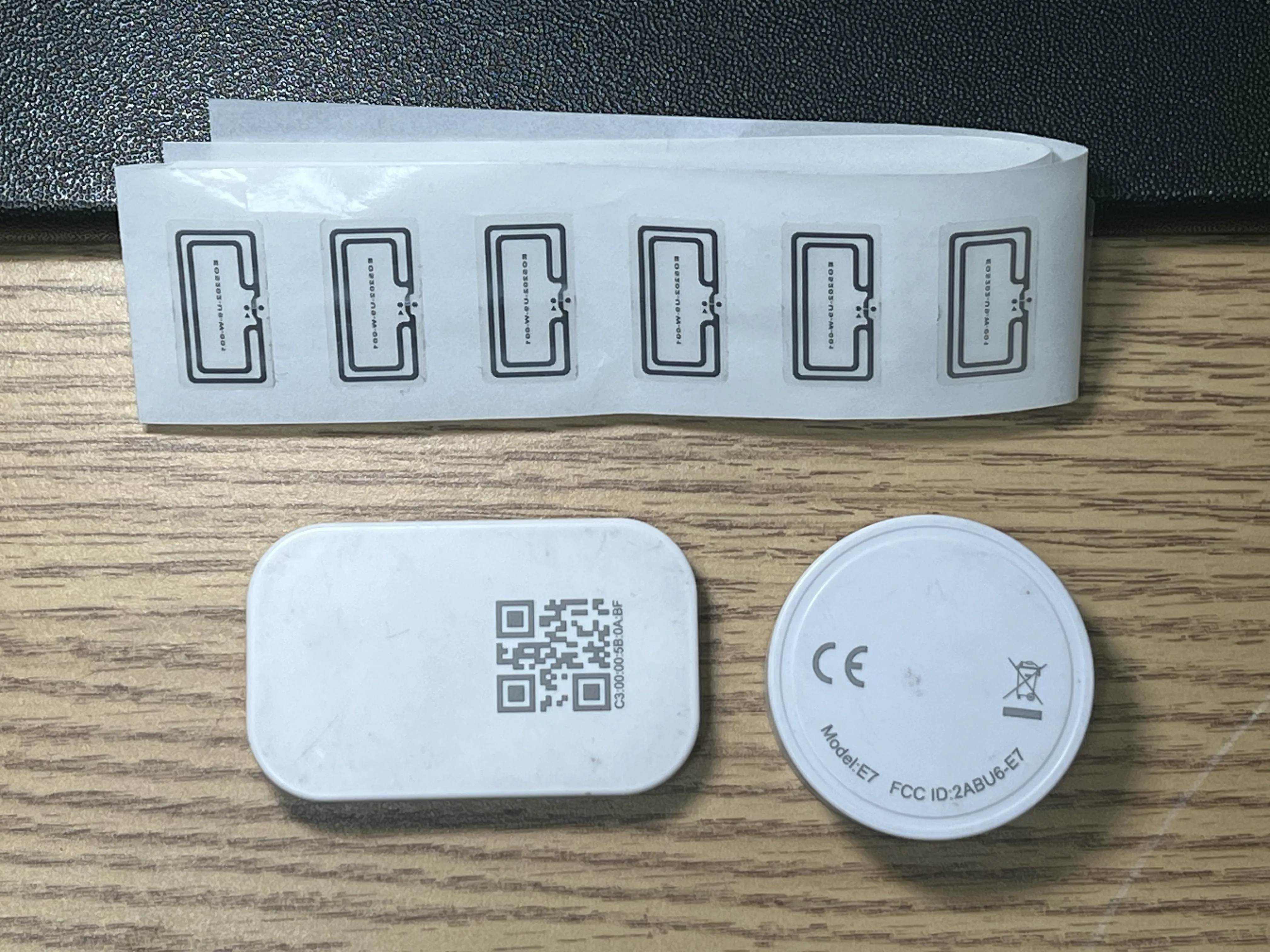 RFID and BLE tags on a table